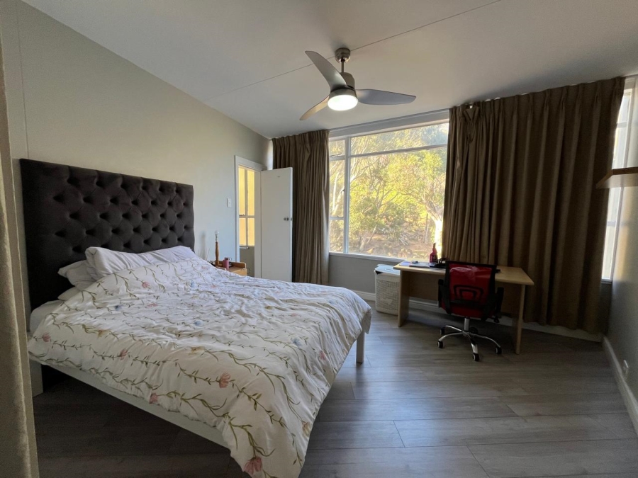 3 Bedroom Property for Sale in Vredehoek Western Cape